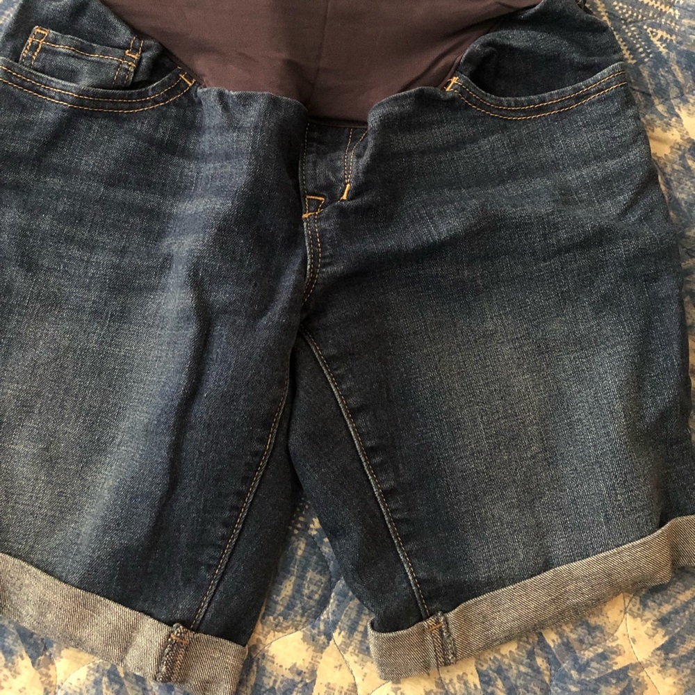Maternity shorts